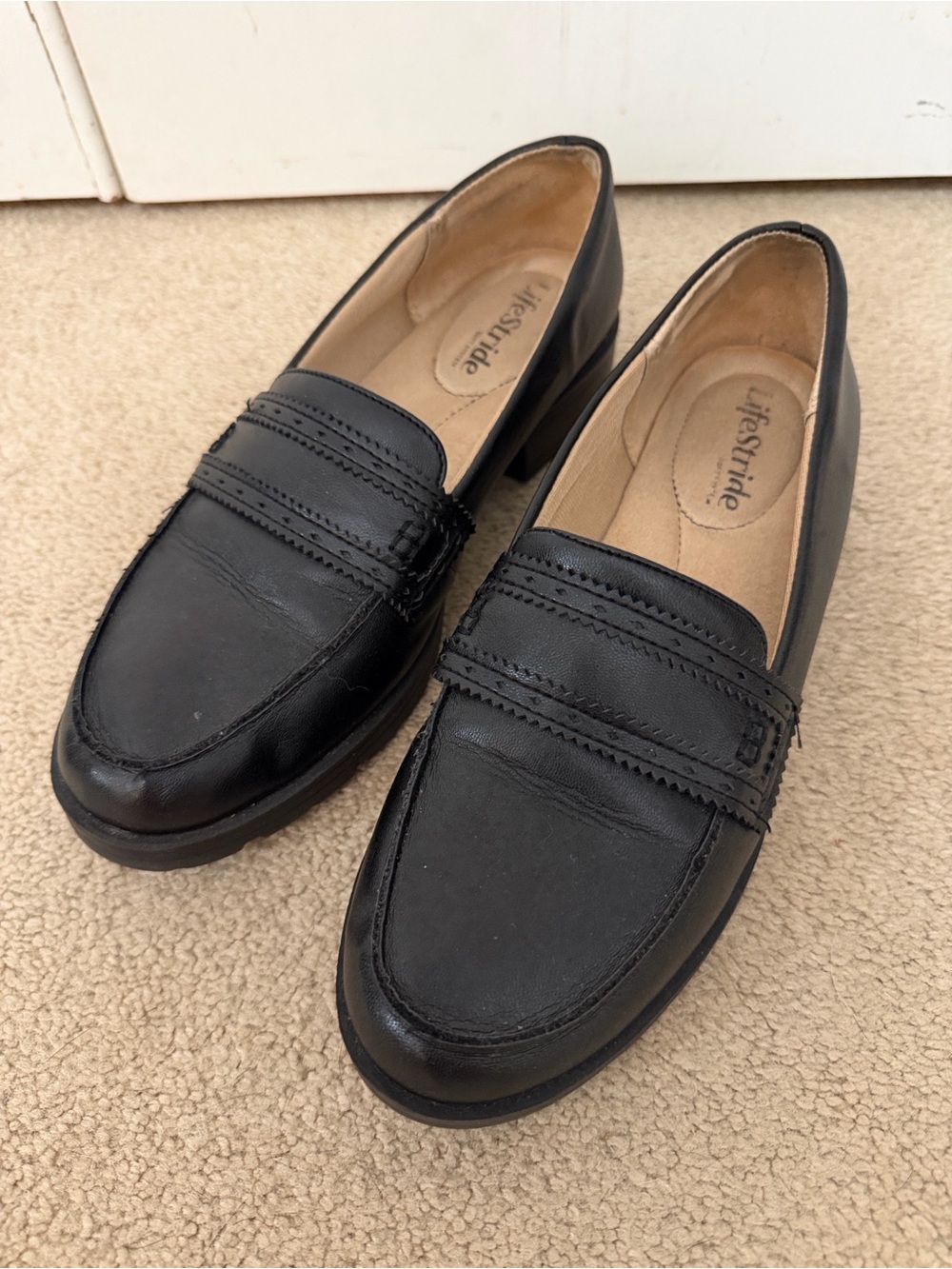 Life Stride Black Leather Slip-On Penny Loafers Size 7.5